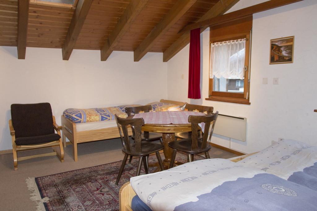 Apartment Etzel Saas Fee Pokoj fotografie